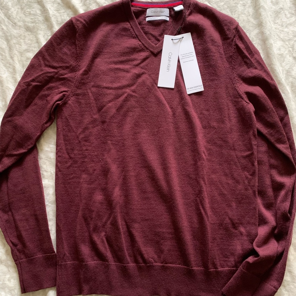 Brand new Calvin Klein v-neck wool sweater - Picture 5 of 11